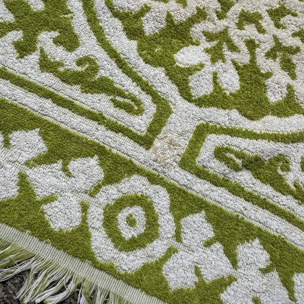 Vintage Fashion Manor Bath Towels Decorator Set of 2 Avocado Green Fringe MCM